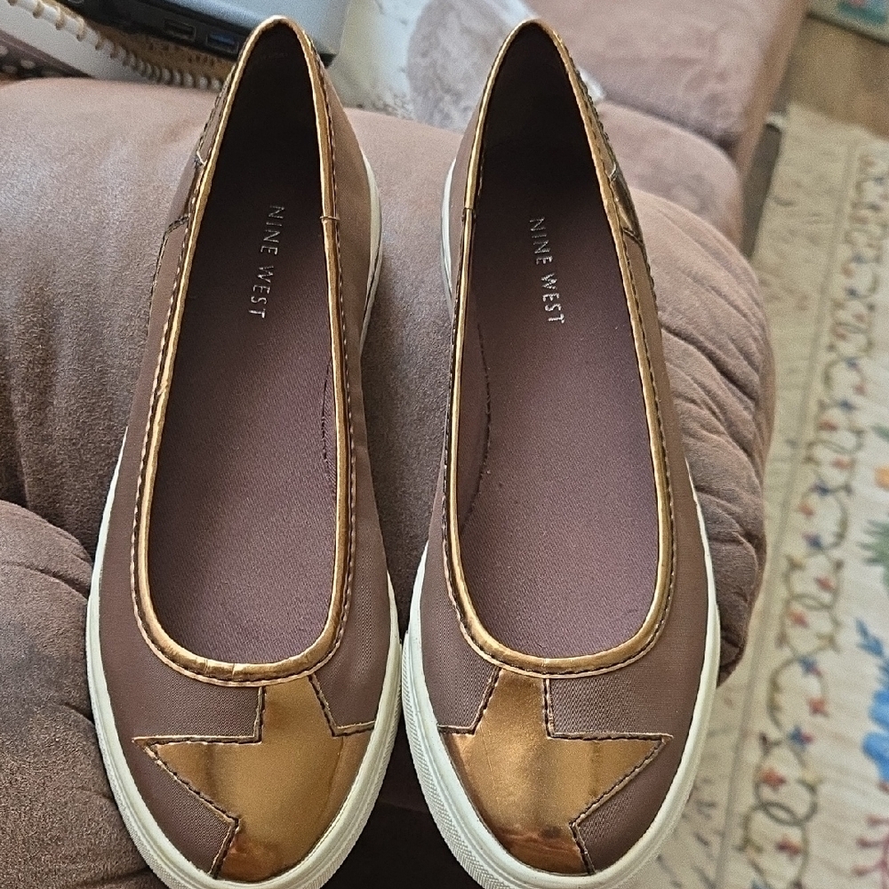Nine West Brown and Gold Metallic Flats